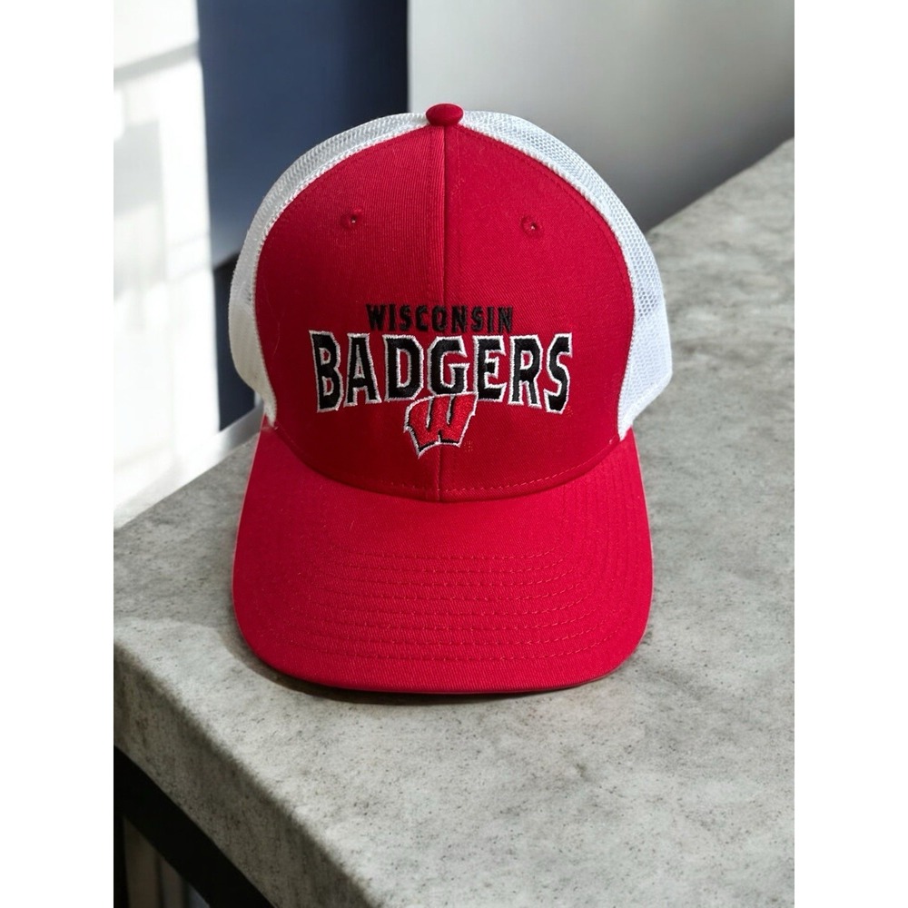 Wisconsin Badgers Top of the World Hat Men's OSFA Red‎ White Snapback Mesh NCAA
